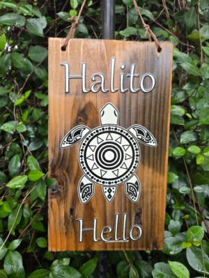 Halito traditional Halito Vertical - Reclaimed wood sign